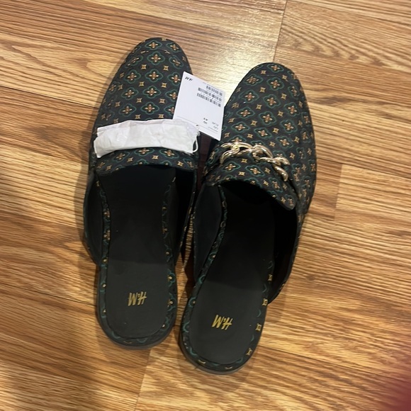 H&M men’s slipper shoes in excellent condition. - Picture 3 of 3